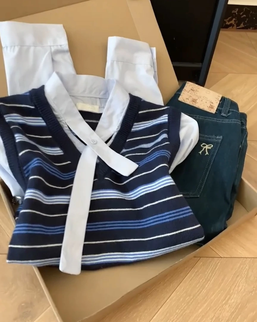 2025年秋冬季新款韩系时尚百搭显瘦高级感条纹长袖套头衬衫上衣女