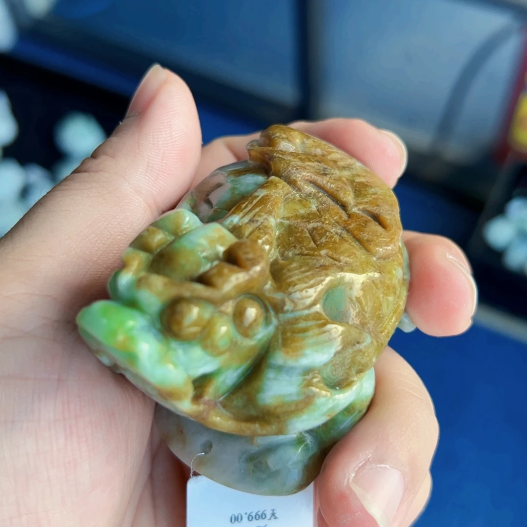 翡翠未镶嵌颈饰挂件