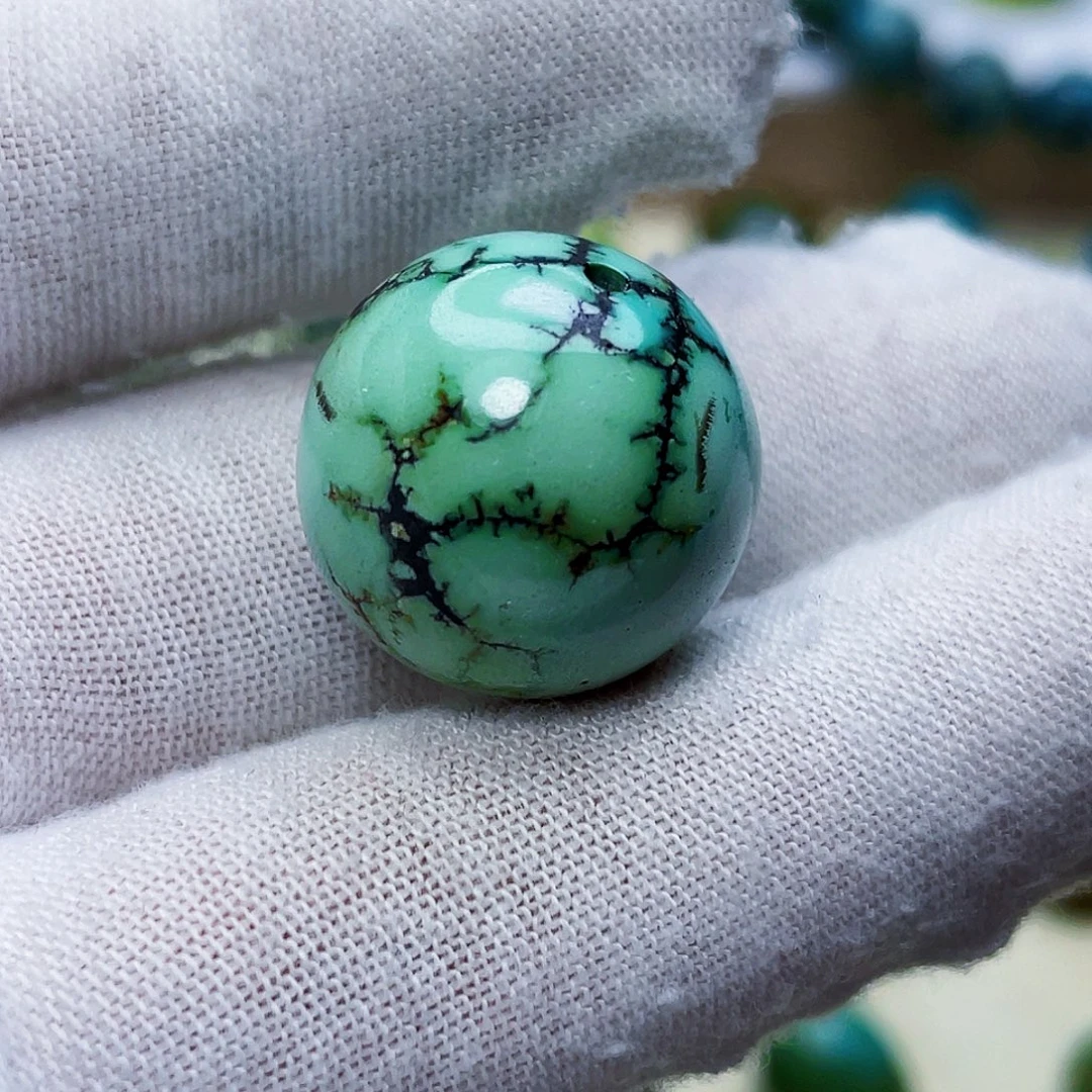 绿松石未镶嵌颈饰