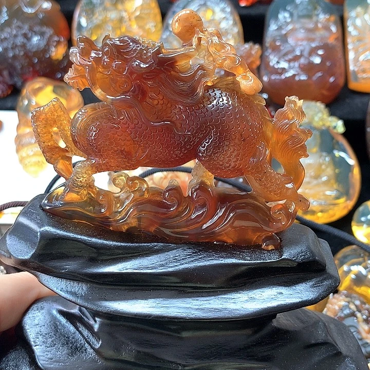 裸石琥珀未镶嵌麒麟摆件