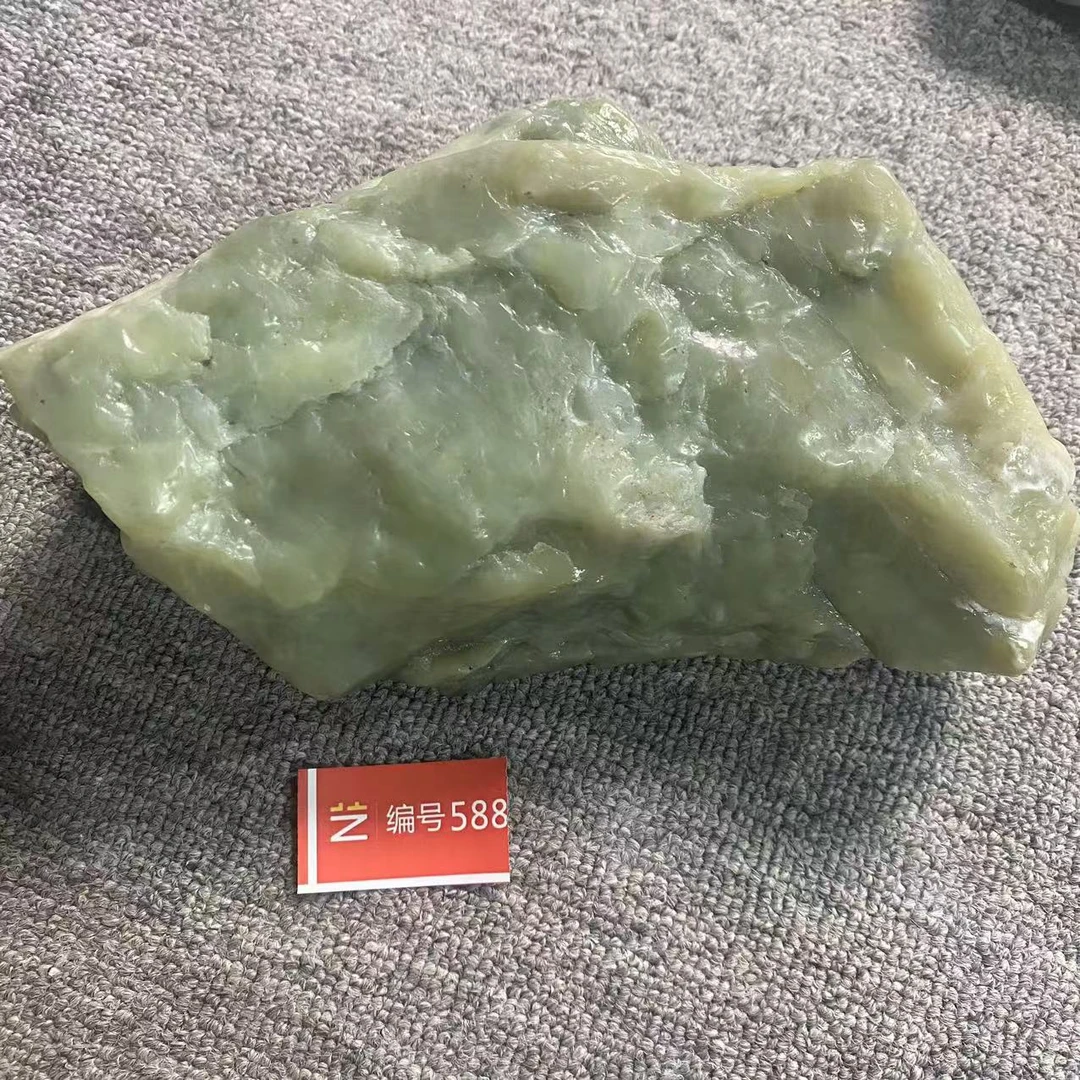 新疆玉料原石发一件编号588