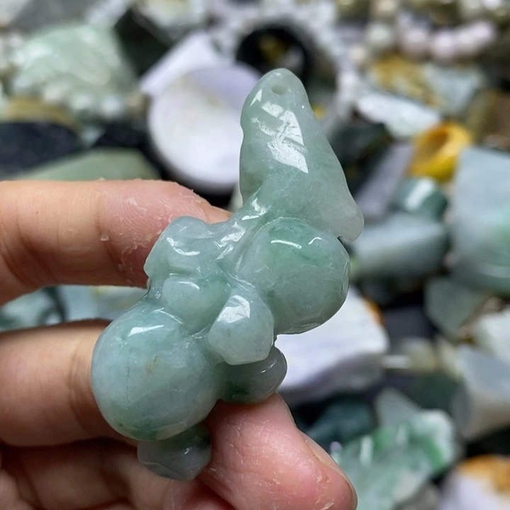 德***时翡翠未镶嵌颈饰天然翡翠