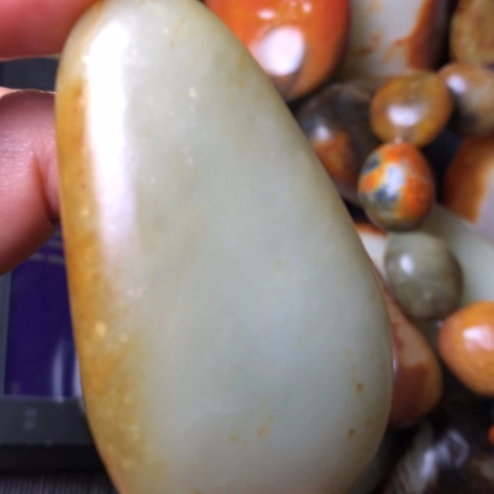 和田玉未镶嵌珠宝奇石