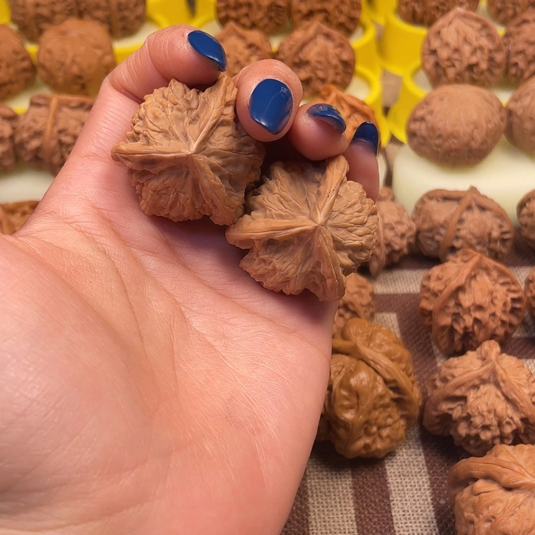 文玩核桃吊坠盘山三棱