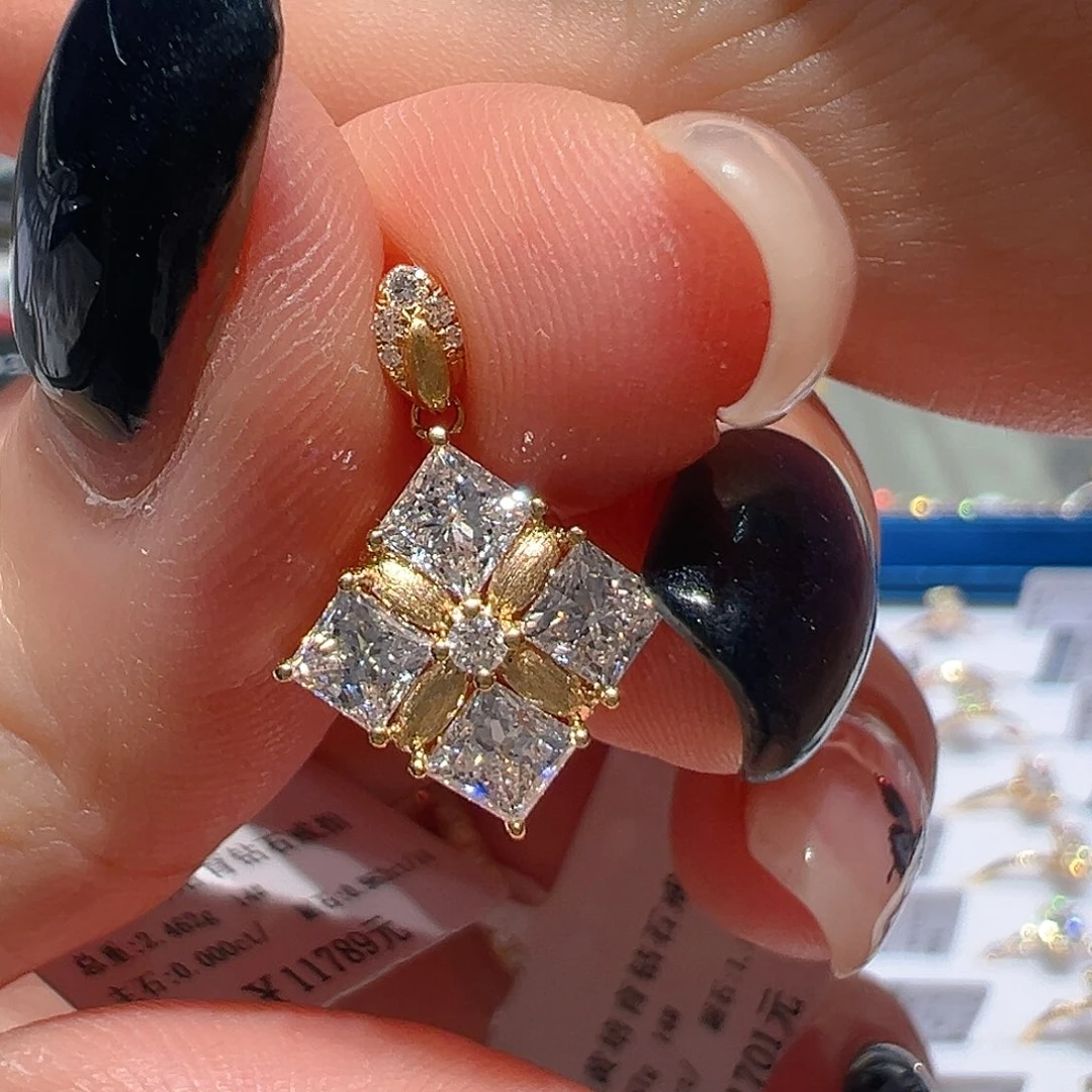 实验室培育钻石吊坠18K金镶嵌菱格公主方吊坠