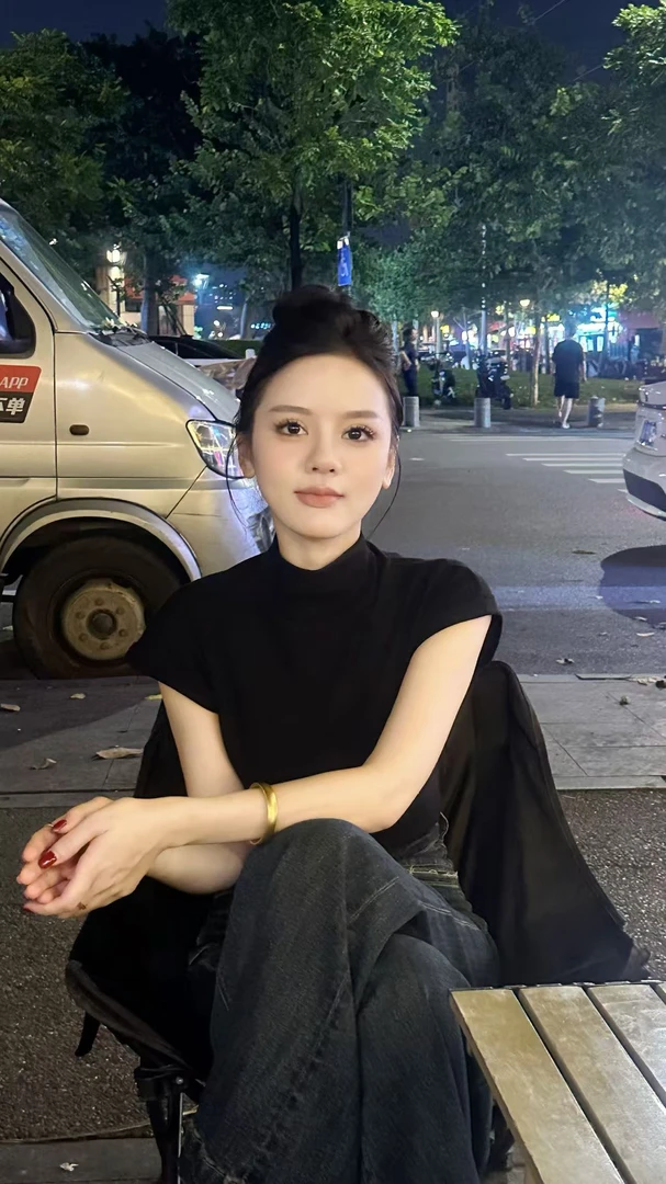 【大富私服】经典永恒‘’气质通勤显瘦半高领小飞袖