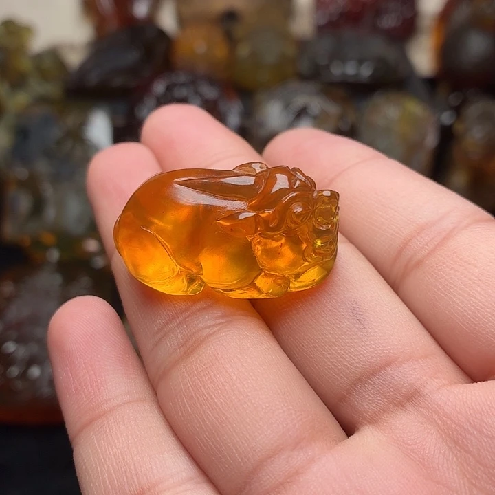 琥珀未镶嵌颈饰153