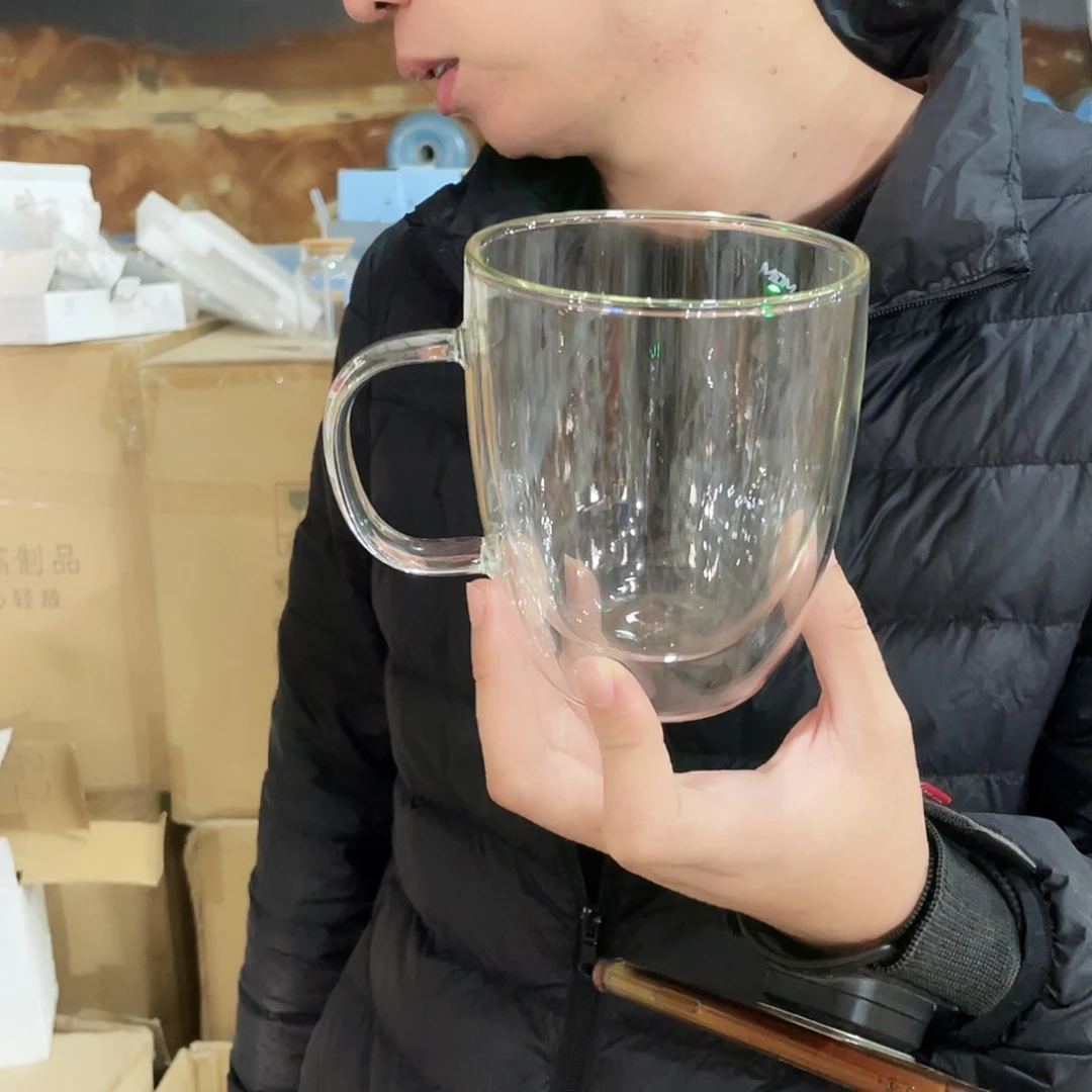 尾32两只啊啊啊啊