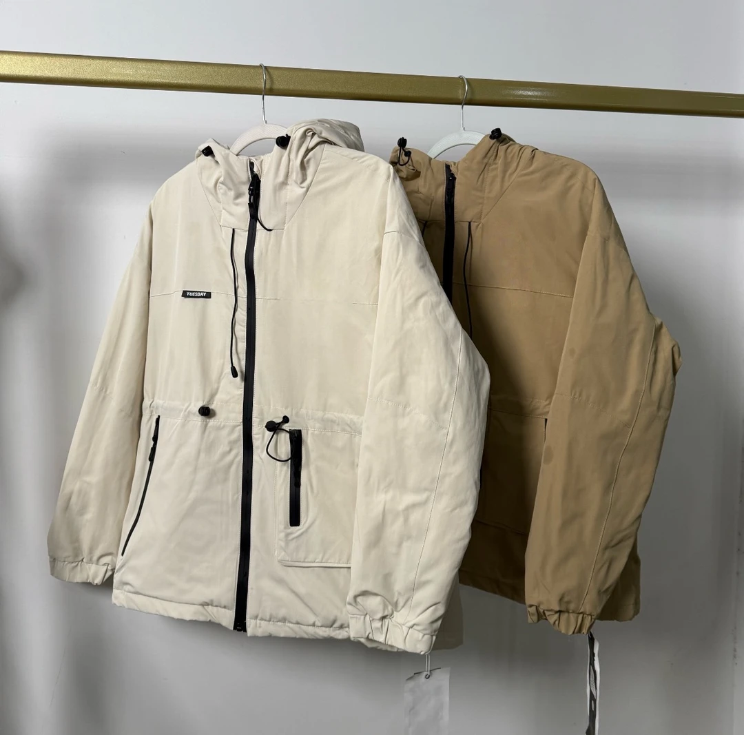 户外秋冬季刺绣新款抽绳连帽羽绒服