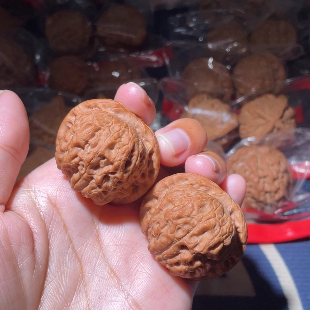 文玩核桃吊坠血麒麟39