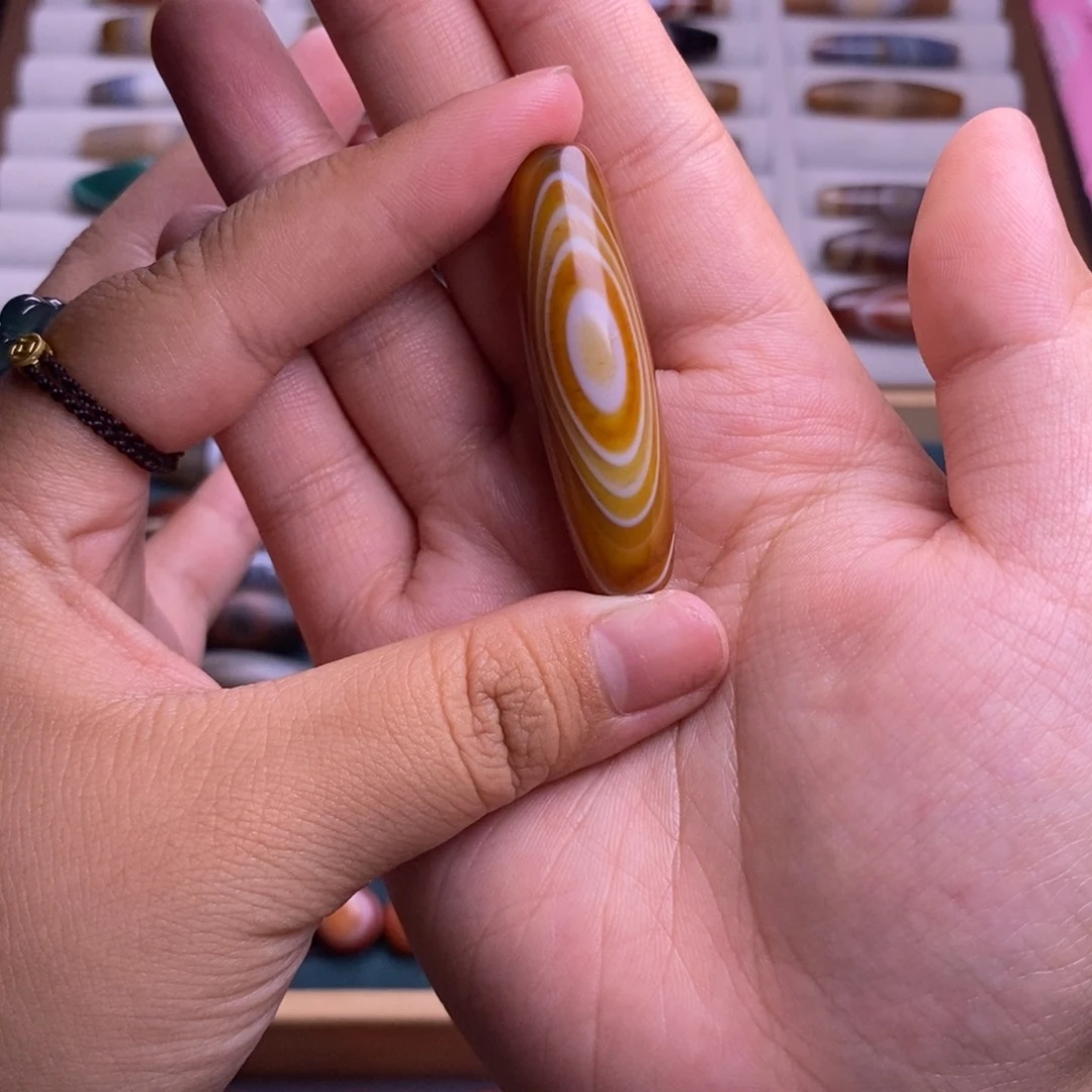 张***度玛瑙/玉髓颈饰未镶嵌