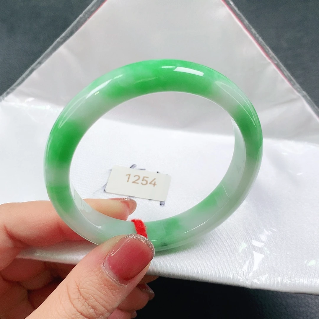 翡翠未镶嵌手镯03