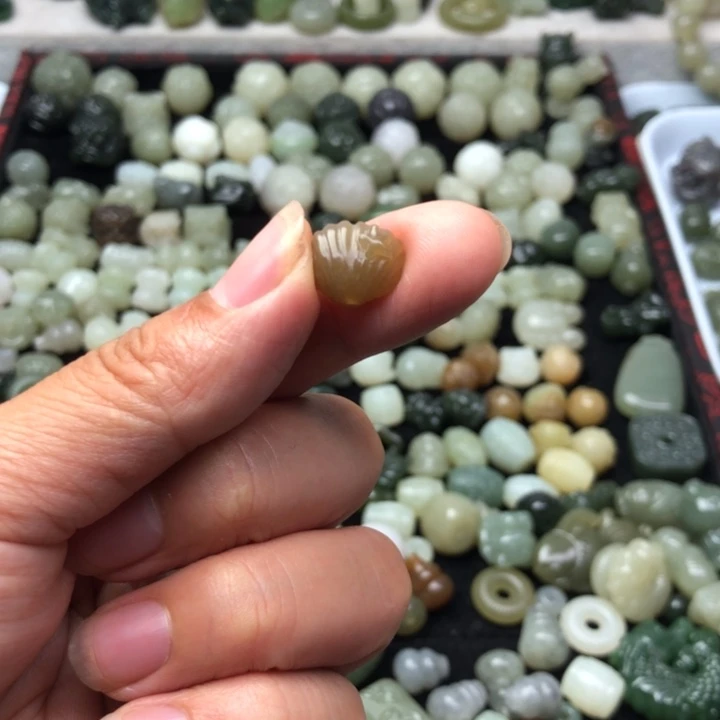 【闪购商品】和田玉未镶嵌颈饰海*