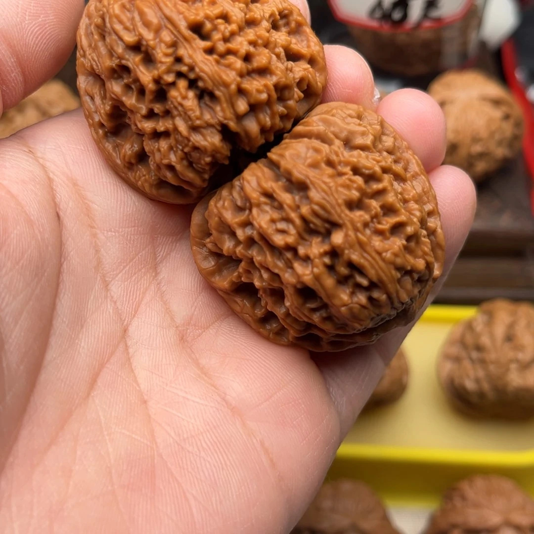 【闪购商品】文玩核桃手把件40南疆