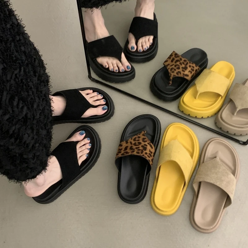 网红厚底夹脚人字拖鞋女夏季外穿2025新款韩版沙滩凉鞋配裙子凉拖