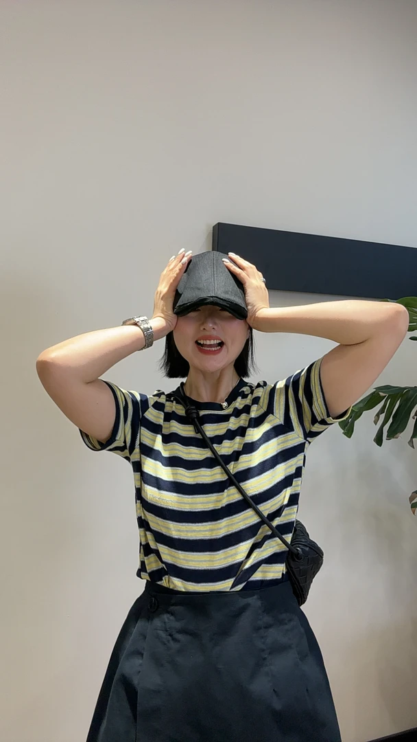 《杨枝甘露》条纹简约百搭短袖T女