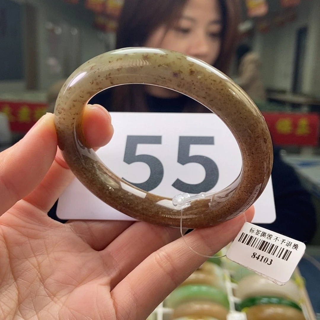 和田玉手镯未镶嵌纹