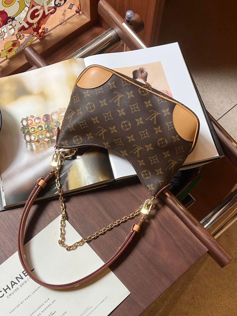 99新 LouisVuitton/路易威登 6489 老花黄牛角单肩包芯片款