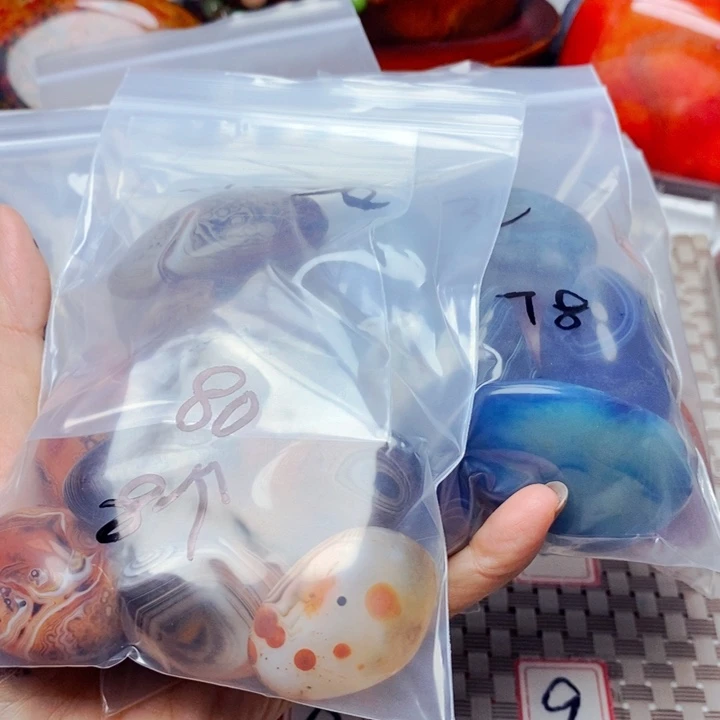 未镶嵌玛瑙/玉髓珠宝奇石M****i