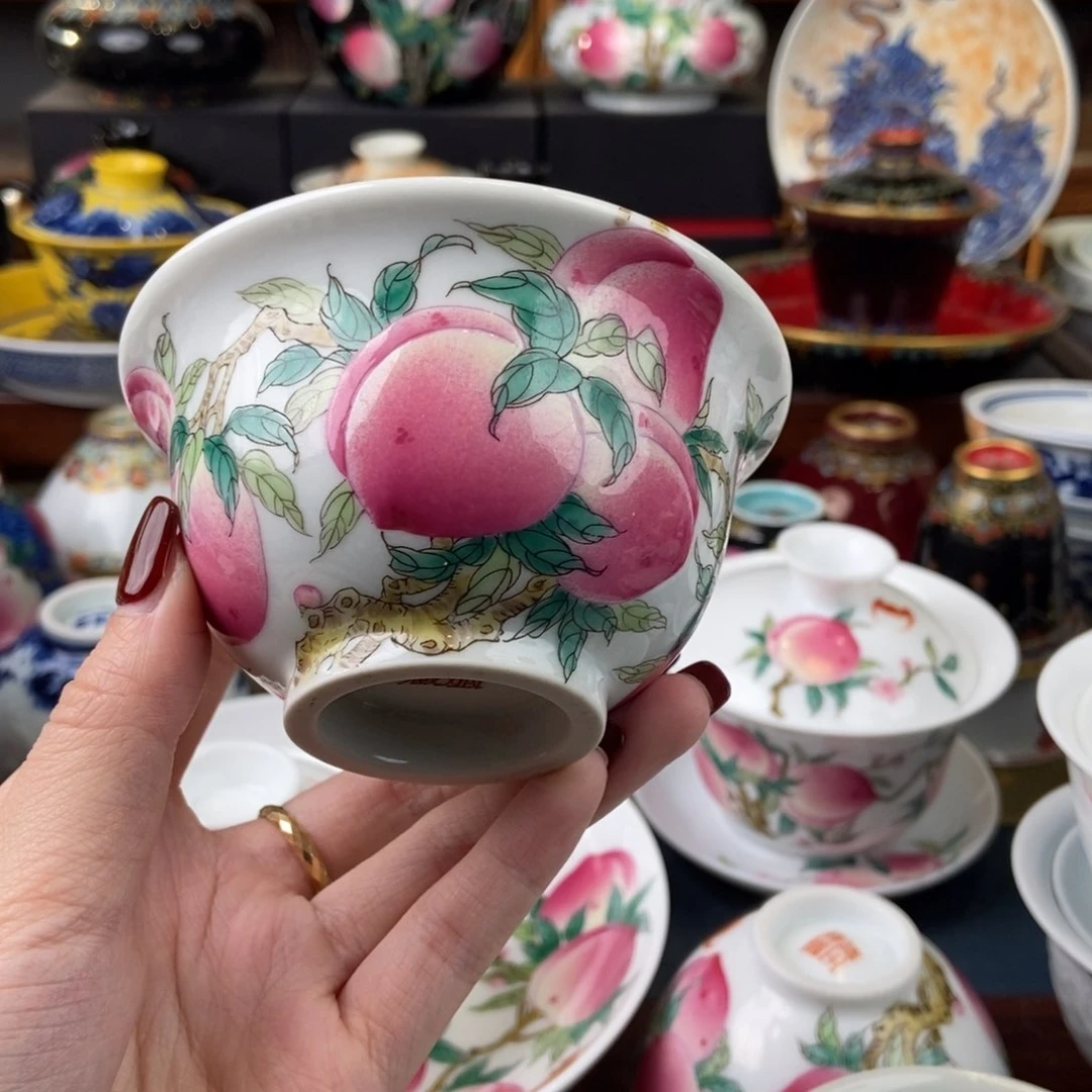 陶瓷艺术家的作品是一种非常感谢的