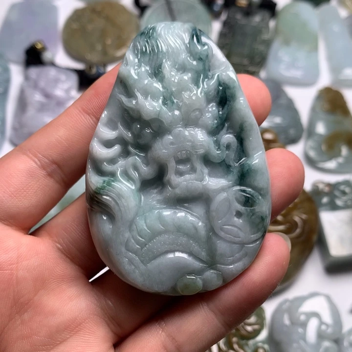 翡翠未镶嵌颈饰龙牌37