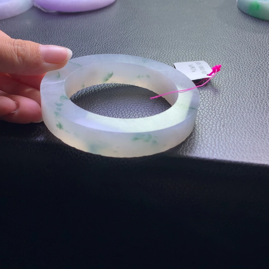 定制翡翠未镶嵌瑕疵漏