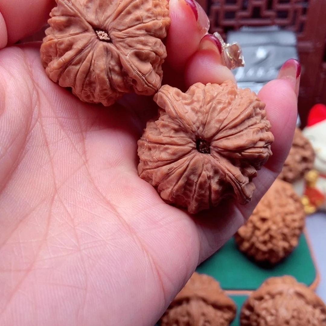 文玩核桃吊坠睡***_血麒麟39