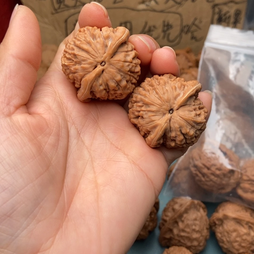 如***行文玩核桃吊坠莲花16