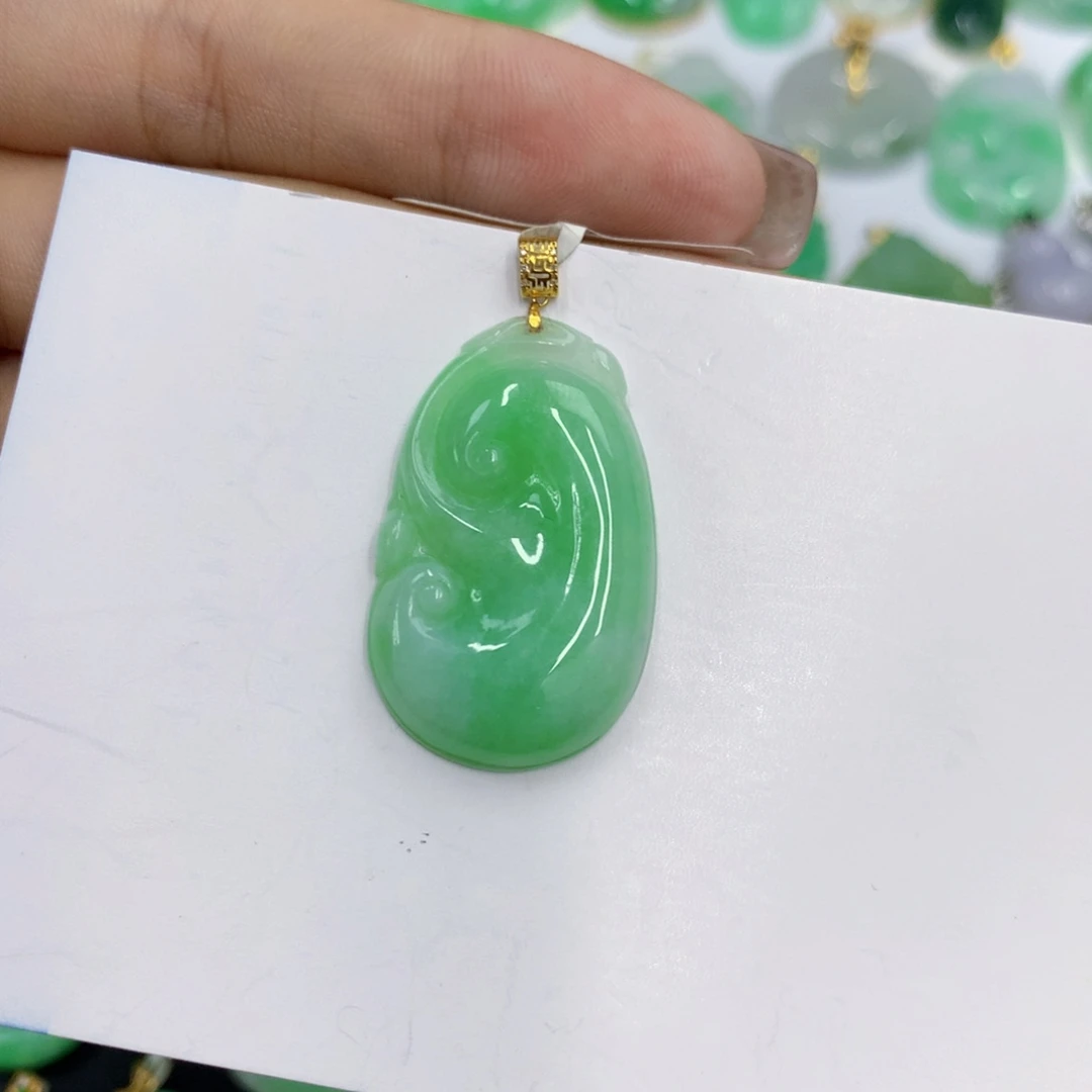 碧***天颈饰18K金镶嵌翡翠翡翠