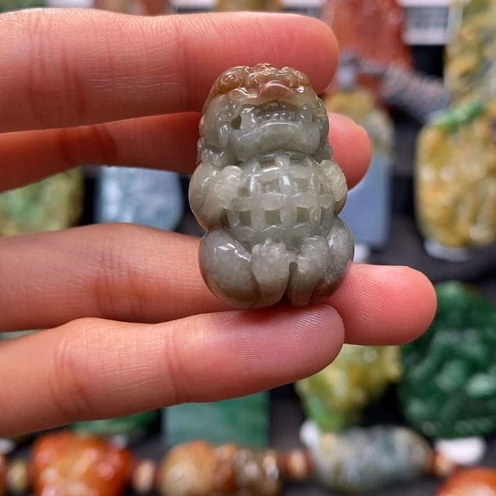 翡翠未镶嵌颈饰缅甸天然翡翠A货