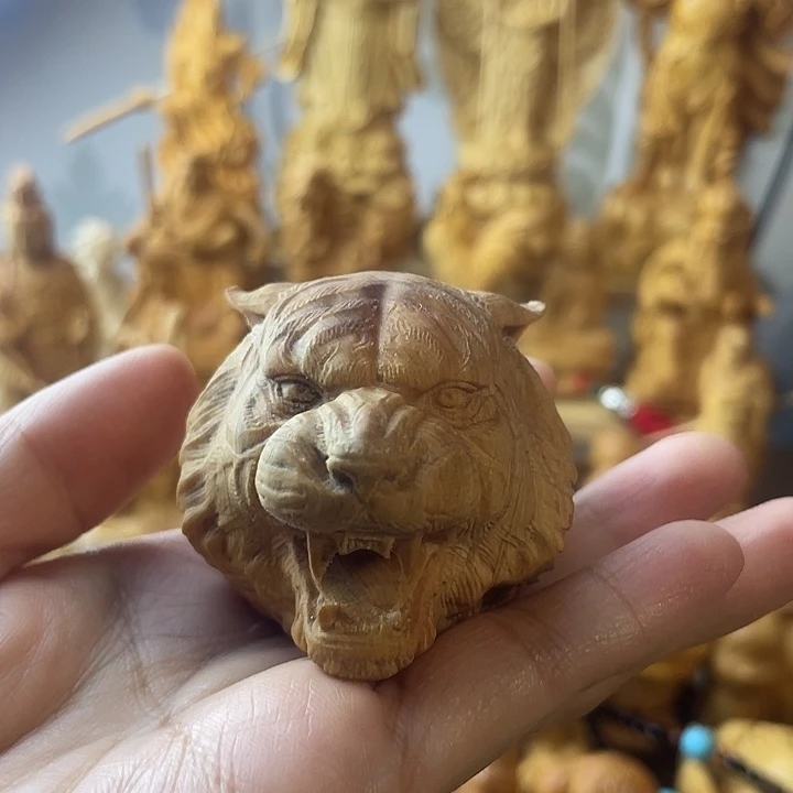 柏木（崖柏）崖柏虎首