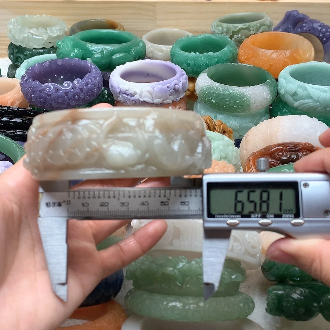 未镶嵌手镯石英质玉