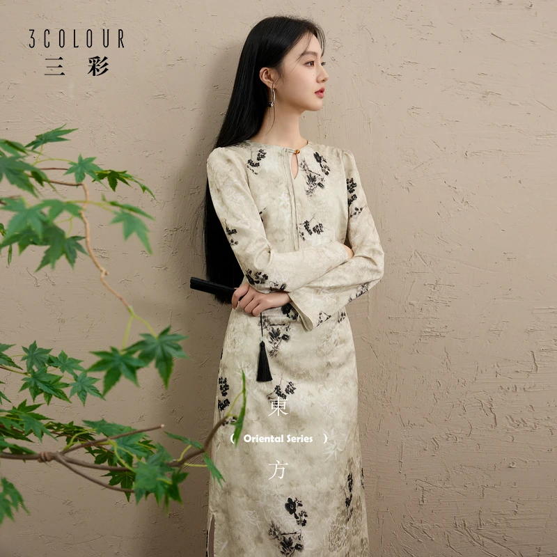 三彩【花事无声】2025秋季新款圆领长袖连衣裙收腰A字裙长裙C