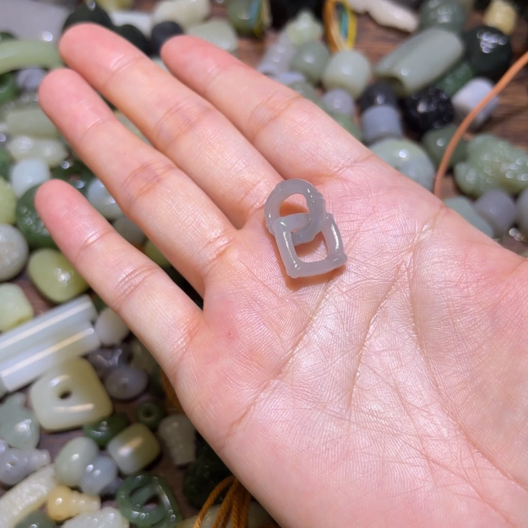 和田玉未镶嵌珠宝半成品****