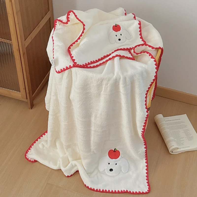 2025新款卡通苹果小狗学生浴巾毛巾珊瑚绒吸水速干家用浴巾TTT