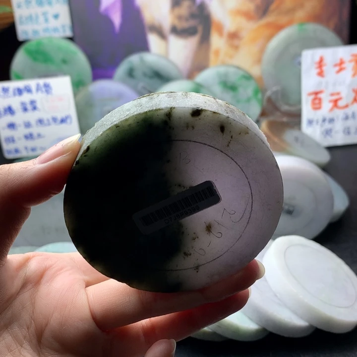 定制翡翠未镶嵌手镯