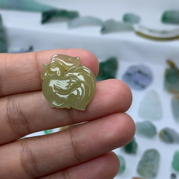 翡翠未镶嵌吊坠(不含链)