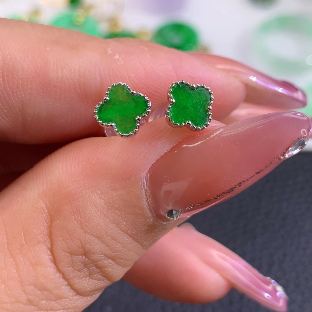 翡翠18K金镶嵌颈饰翡翠