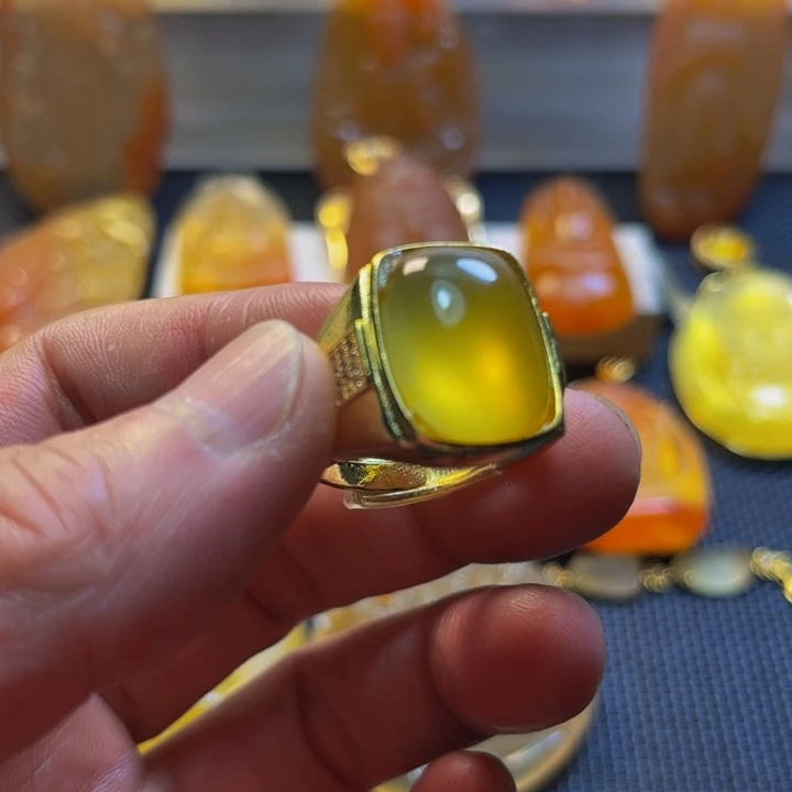 风***子石英质玉吊坠未镶嵌