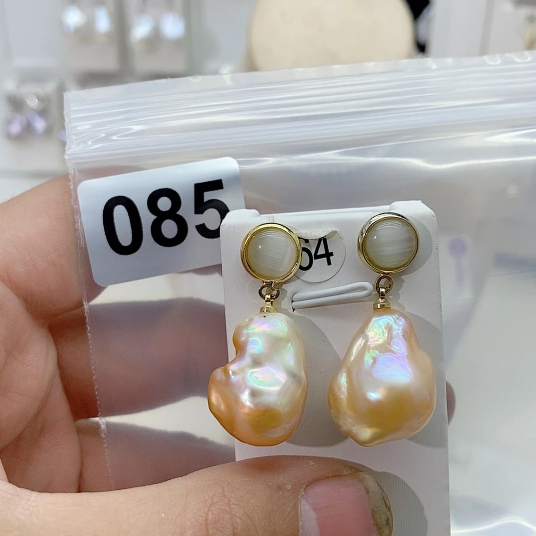淡水珍珠颈饰合金