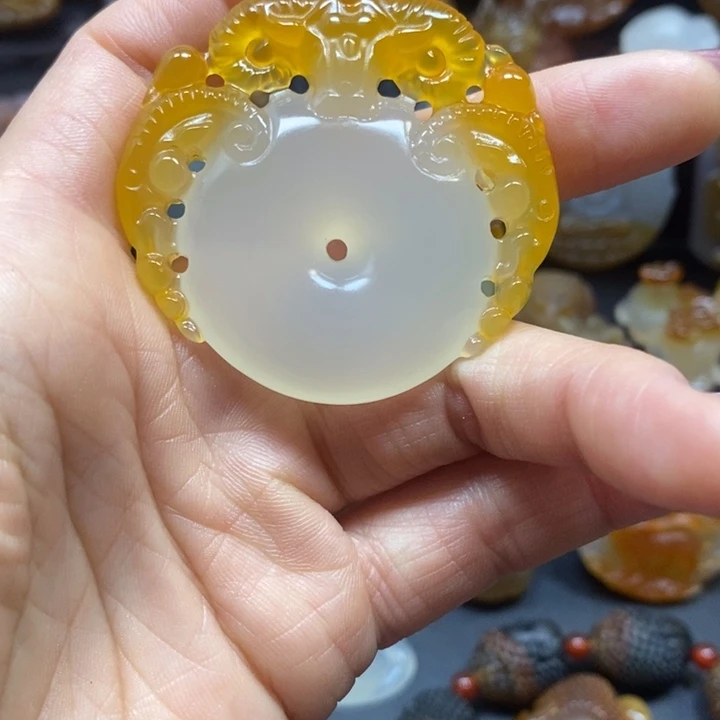 玛瑙/玉髓未镶嵌吊坠(不含链)三阳开泰