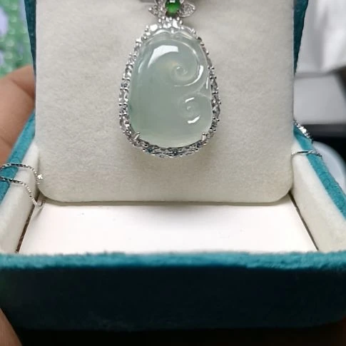 翡翠银S925镶嵌吊坠(赠链)事事如意