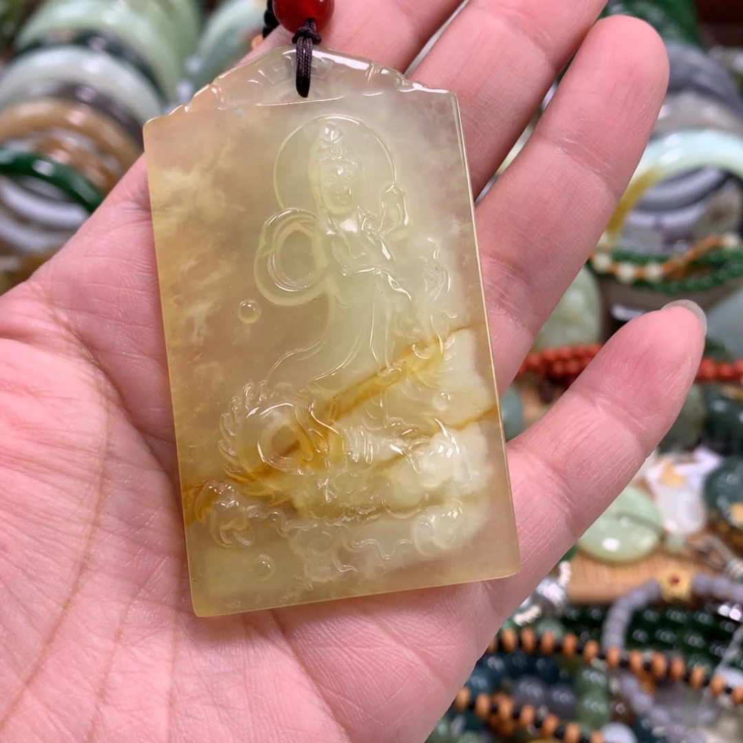 岫玉未镶嵌颈饰吊坠