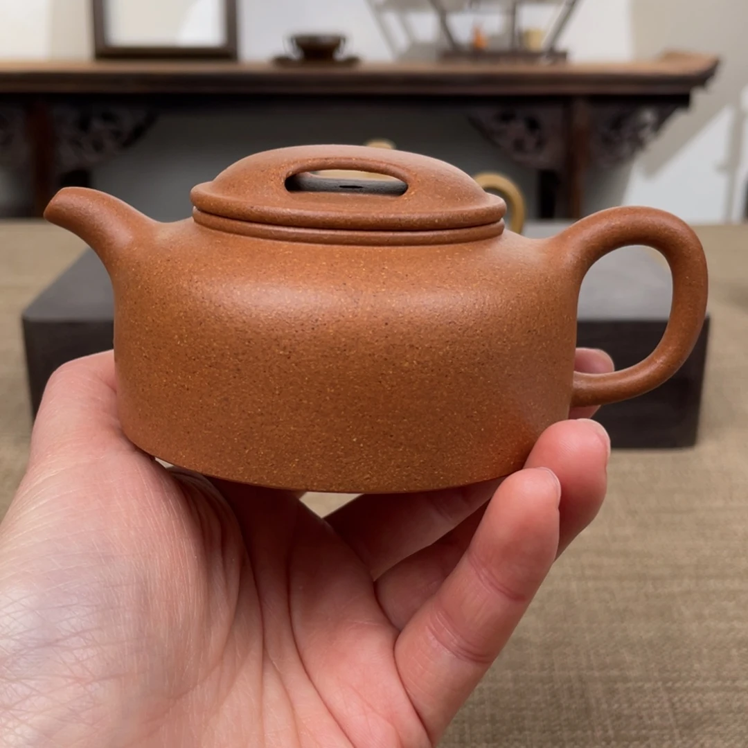 紫砂茶壶宝山区黄金段，牛盖莲子，170毫升