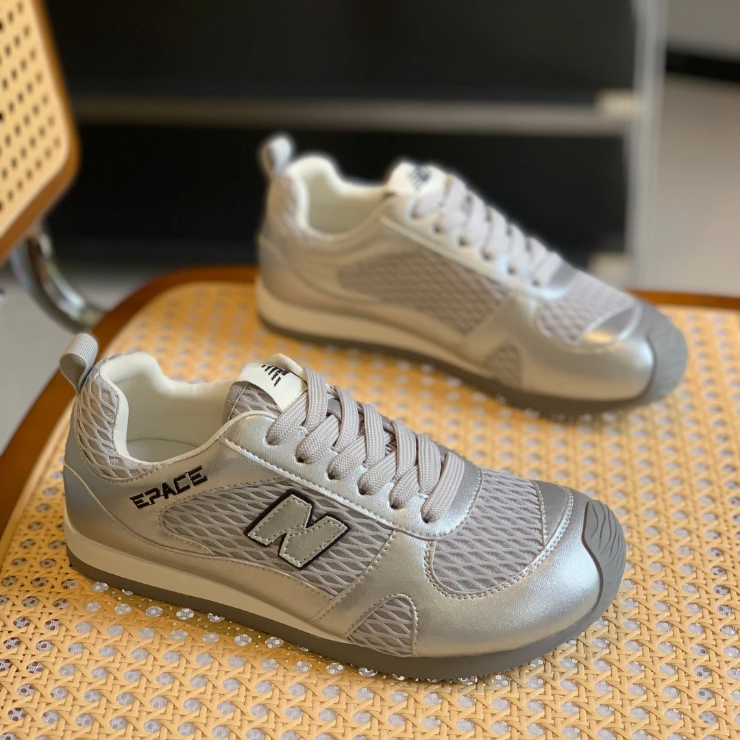 老爹鞋女2025秋季新款百搭时尚网面透气系带内增高拼接运动休闲鞋