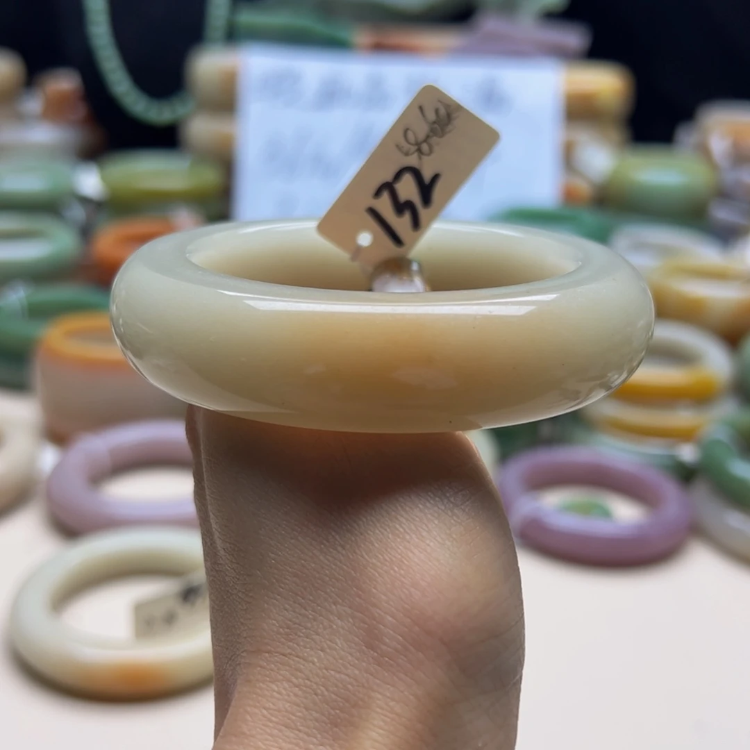 石英岩玉手镯未镶嵌