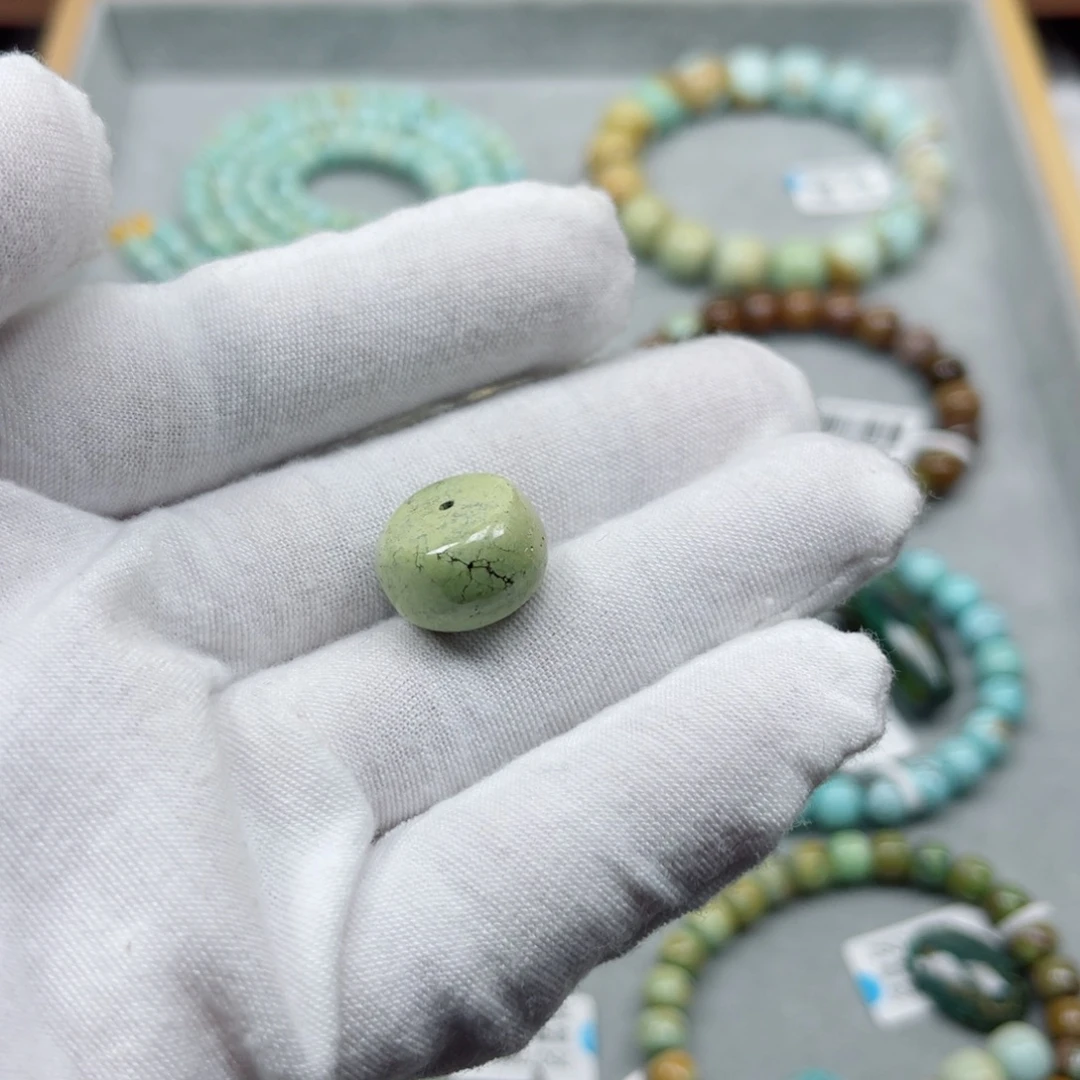 绿松石未镶嵌挂件