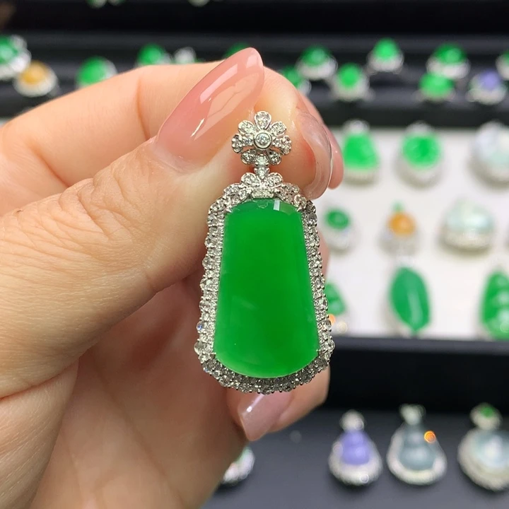 翡翠18K金镶嵌吊坠(不含链)