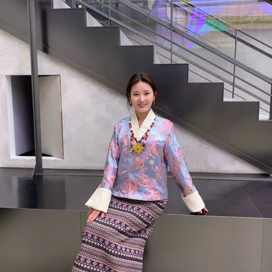 藏式不丹服单上衣女士民族风碎花休闲气质藏装藏族不丹服装女拉萨