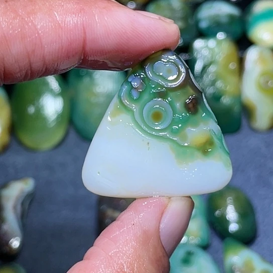 【闪购商品】未镶嵌玛瑙/玉髓珠宝奇石风****等
